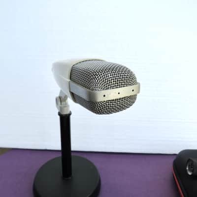 Sennheiser MD 421-2 Cardioid Dynamic Microphone image 7