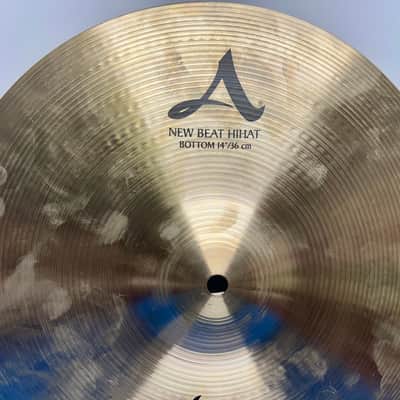 Zildjian 14" A Series New Beat Hi-Hat Cymbals (Pair) 2013 - Present - Traditional - NOS- 916 Grams Top / 1379 Grams Bottom image 4