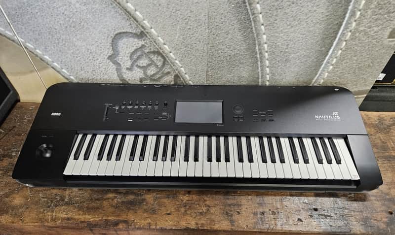 Korg Nautilus AT 61-Key Workstation Keyboard with Aftertouch 2024 - Present - Black image 1