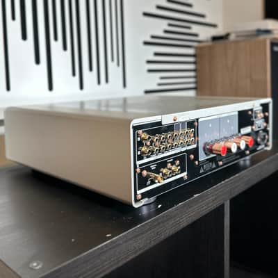 Marantz Model 30 60-Watt Stereo Solid-State Integrated Amplifier 1976 - 1978 - Silver image 12