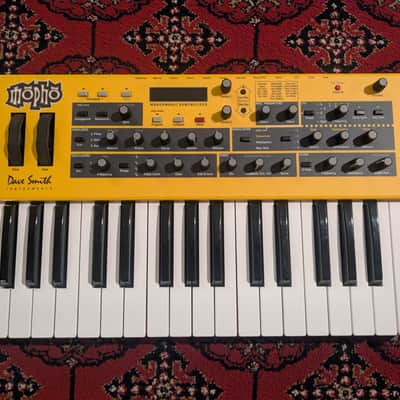 Dave Smith Instruments Mopho 32-Key MonoSynth