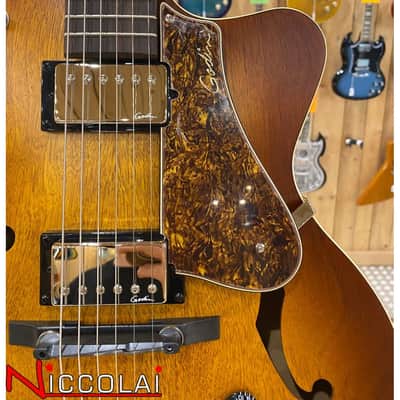 GODIN 5th Avenue Cutaway KingPin II HB Cognac Burst image 1