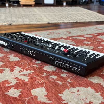 YAMAHA YC61 61-Key Synthesizer/Stage Keyboard image 6