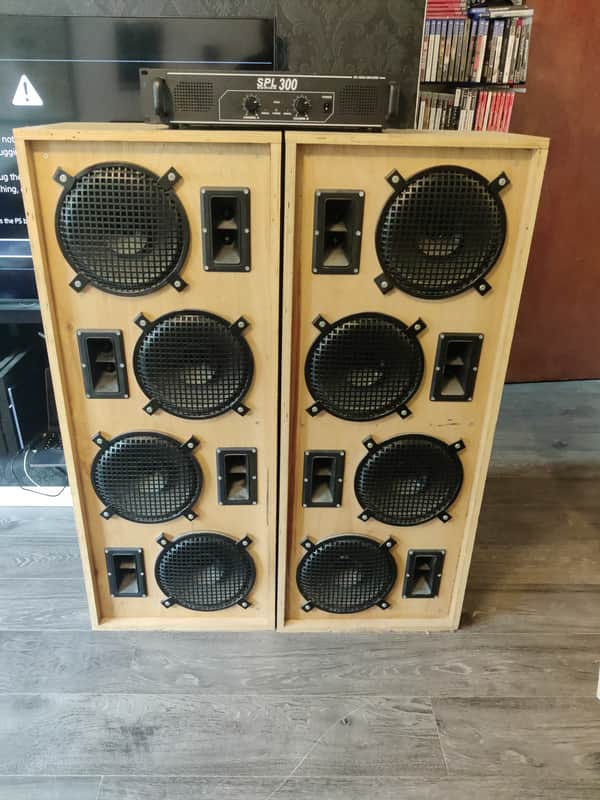Custom Beautiful custom large scale hi-fi speakers - pair - with amp image 1
