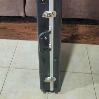 Road Runner RRDWE ABS Molded Guitar case - Black image 3