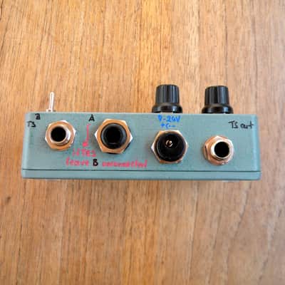dpFX Pedals - 2-input mixer, with volume controls & phase reverse (suitable for piezo) image 2