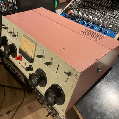 Modified & recapped Analog Gates “The Producer” mixer hotrodded microphone preamp Bild 1