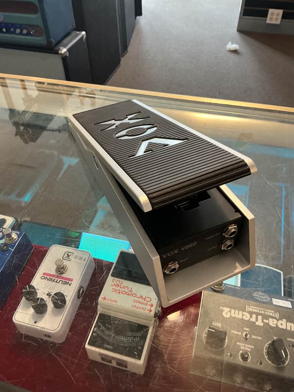 Vox V860