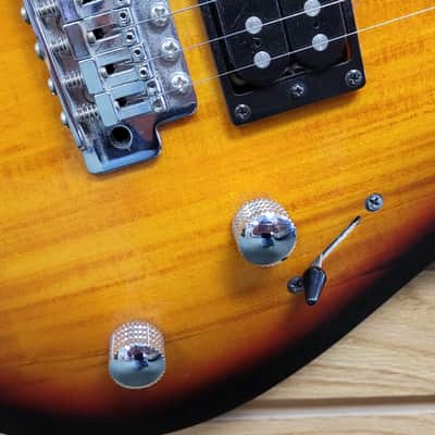 Laguna LE122  Tobacco Burst image 4