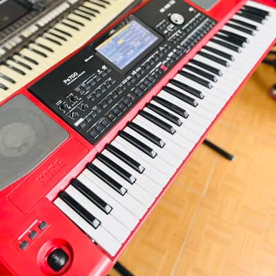 Korg Pa700 Professional Arranger Red Used in mint condition