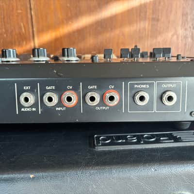 Roland SH-2 vintage analog synthesizer Perfect Working w/ original case image 8