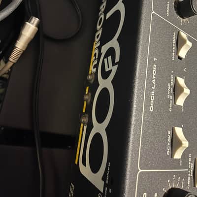 Immagine Moog Prodigy 32-Key Monophonic Analog Synthesizer 1979 - 1984 - Black - 5