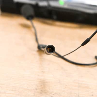 Sennheiser HSP-4 Over-Ear Microphone CG012CN image 7