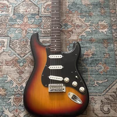 Squier Stratocaster with Rosewood Fretboard 1992 - 1996 - sunburst image 1