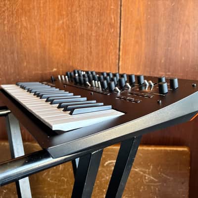 korg minilogue xd 4-voice Analog Synthesizer w/ bag image 5