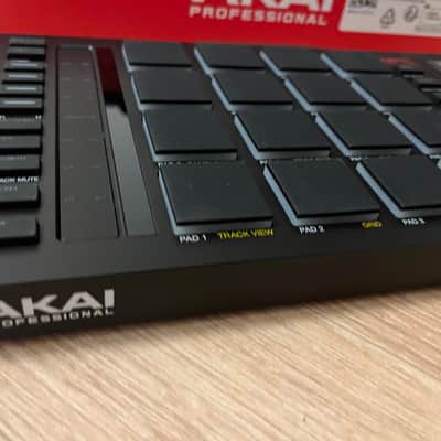 Akai MPC Studio Music Production Controller MK 2 image 5