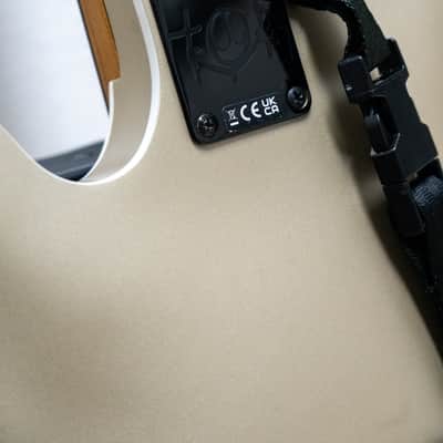 Fender Tom DeLonge Starcaster image 6