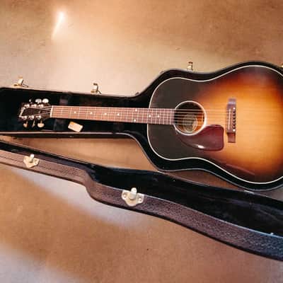 Gibson J-45 (2016) – Warm, Woody Tone • Big Projection • Classic Vintage Vibe image 4