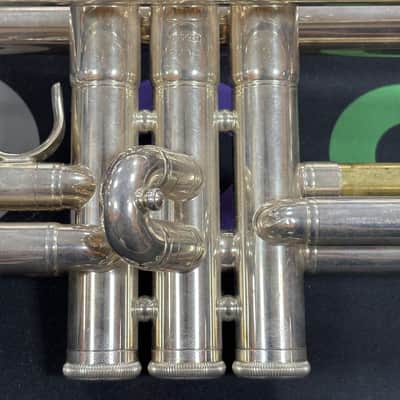 Yamaha YTR-2330 Gold-plated B-flat trumpet image 6