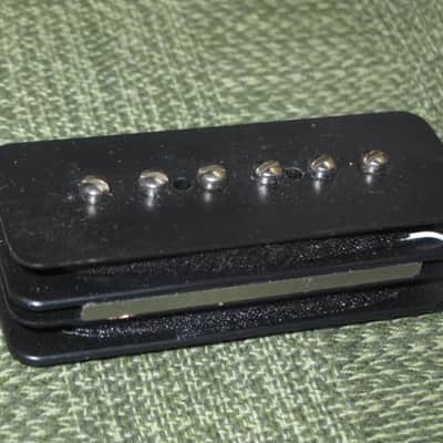 mostly very clean 1990s Gibson P-100 Soapbar pickup with Creme Cover (but can sell with black cover instead) NO mounting screws 6.3k - ideal for NECK position (2 conductor, solder connect) a P100 is a stacked humbucker that's hum-cancelling image 16