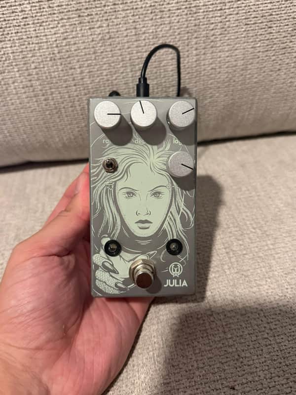 Walrus Audio Julia Chorus / Vibrato V2 Limited Edition - Platinum Series 2021 - Platinum image 1