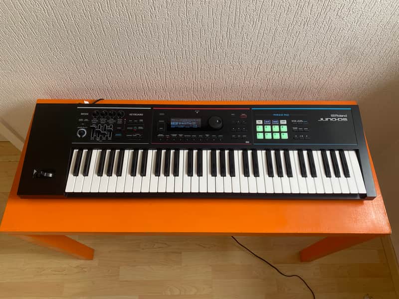 Roland Juno DS61 Synthesizer 2018 - Present - Black image 1