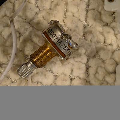 Heavy Metal Blackouts AHB-1N Seymour Duncan Active Pickups 25k Pots Harness White RARE Blackout image 6