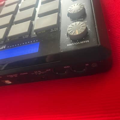 Akai MPC500 Music Production Center image 4