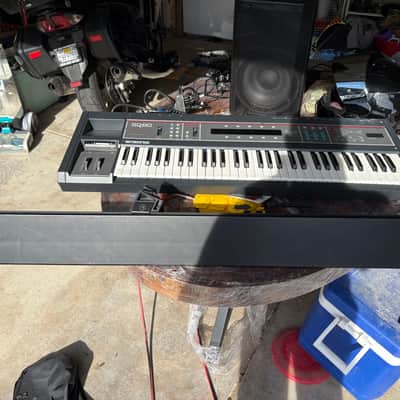 Ensoniq SQ-80 Cross Wave Synthesizer 1988 w/ stand