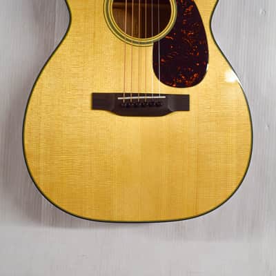 Martin Standard Series 00-18 2025 - Natural image 3
