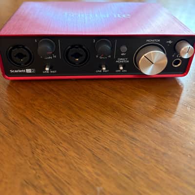 Focusrite Scarlett 2i2 (2nd Gen) USB Audio Interface Studio Recording image 4