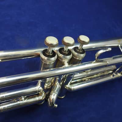 Bach Stradivarius Early Elkhart model 37 Bb trumpet 1968 Silver image 2
