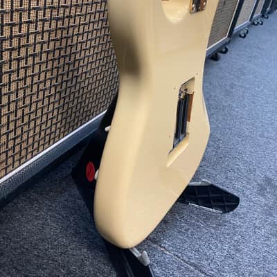Fender Limited Edition American Professional Stratocaster 2018 - Vintage White/Gold Hardware image 10