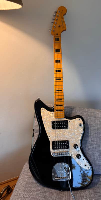 Fender Modern Player Jazzmaster HH 2014 Black with rare maple neck