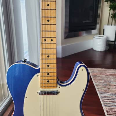 Fender American Ultra Luxe Telecaster 2021 - Blue Sparkle image 4