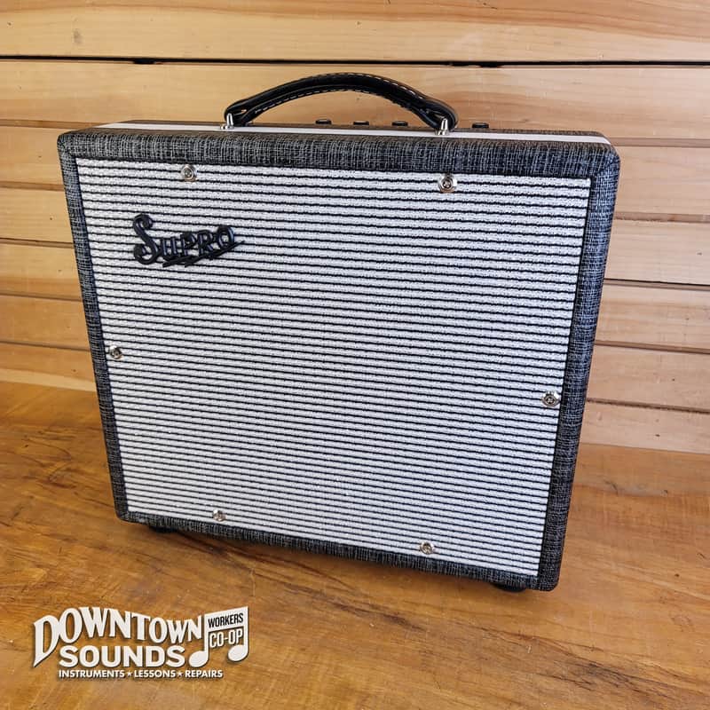 Supro 1610RT Comet 1x10” 14 Watt Combo Amplifier with Supro Two-Button Footswitch, Amp Cover image 1