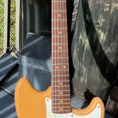 Fender Musicmaster 1964 - really cool vibey Desert Sand like a mini Strat w/a fat neck ! image 9