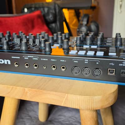 Novation Peak 8-Voice Desktop Synthesizer 2017 - Present - Black image 2