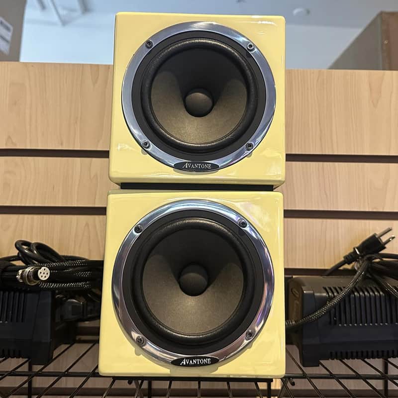 Avantone Pro MixCube Active Full-Range Mini Reference Monitor Speaker Pair w/ Stands (Pre-Owned) image 1