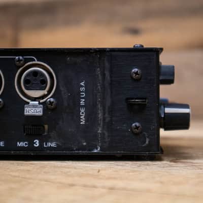 Shure FP33 3-input 2 Output Portable Stereo Mixer Field FP-33 U286444 image 8