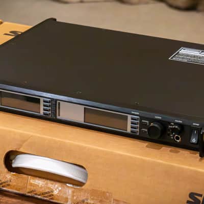 Shure Axient Wide-Band UHF Wireless Spectrum Manager AXT600US (470 - 952 MHz) - Like New/Unused/NOS image 1