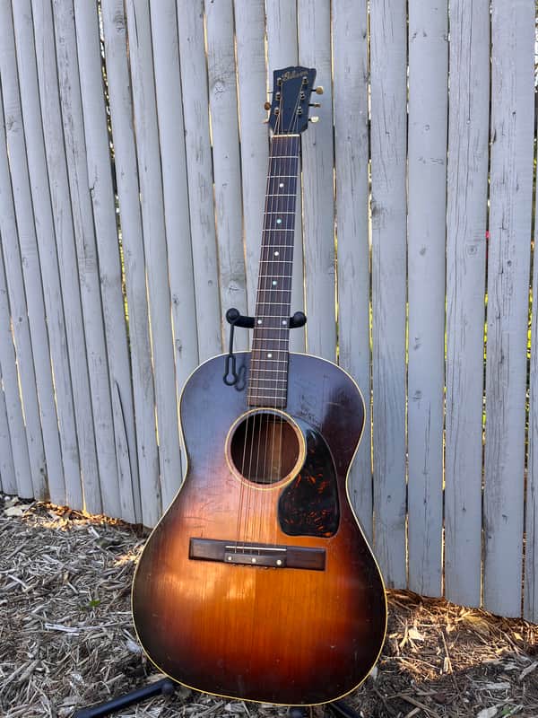 1946 Gibson LG-2 - Script Logo - Sunburst w/ Hardshell Case image 1