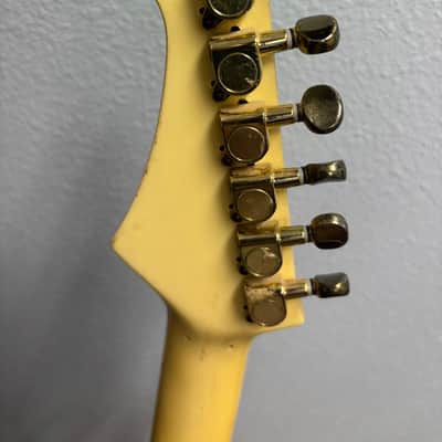 Aria Pro II XX Deluxe V Shape Yngwie Inspired added Gibson Pickup - Off white image 9