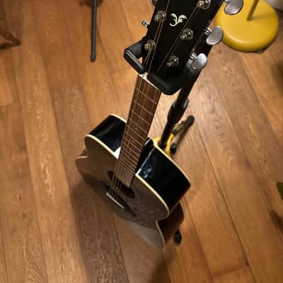Yamaha F370 Acoustic Guitar in Black Gloss Finish image 2