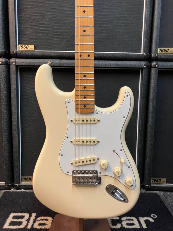 Fender Jimi Hendrix Artist Series Signature Stratocaster 2015 - Present - Olympic White