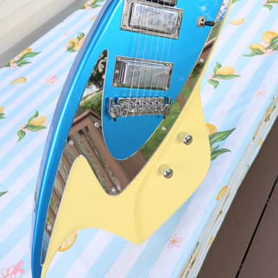 Firefly FFSK 2026 - Metallic blue and white image 1