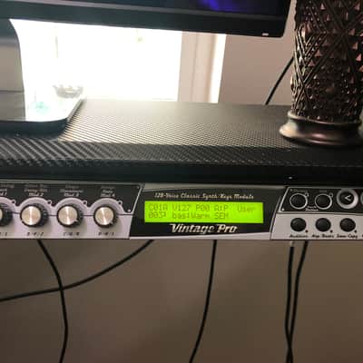 E-MU Systems Vintage Pro Rackmount 128-Voice Classic Synth / Keys Module 1999 - 2000 - Silver / Black