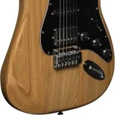 Electric guitar with solid alder body