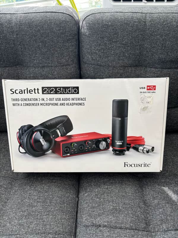 Focusrite Scarlett 2i2 Studio 3rd Gen USB Recording Bundle 2019 - Present - Red / Black image 1