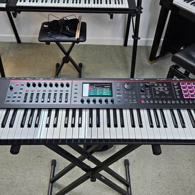 Roland FANTOM-07 Workstation, brand new with full Roland UK warranty